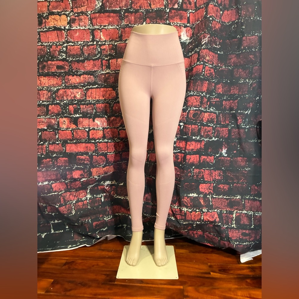 Avocado Women's Leggings in Light Pink